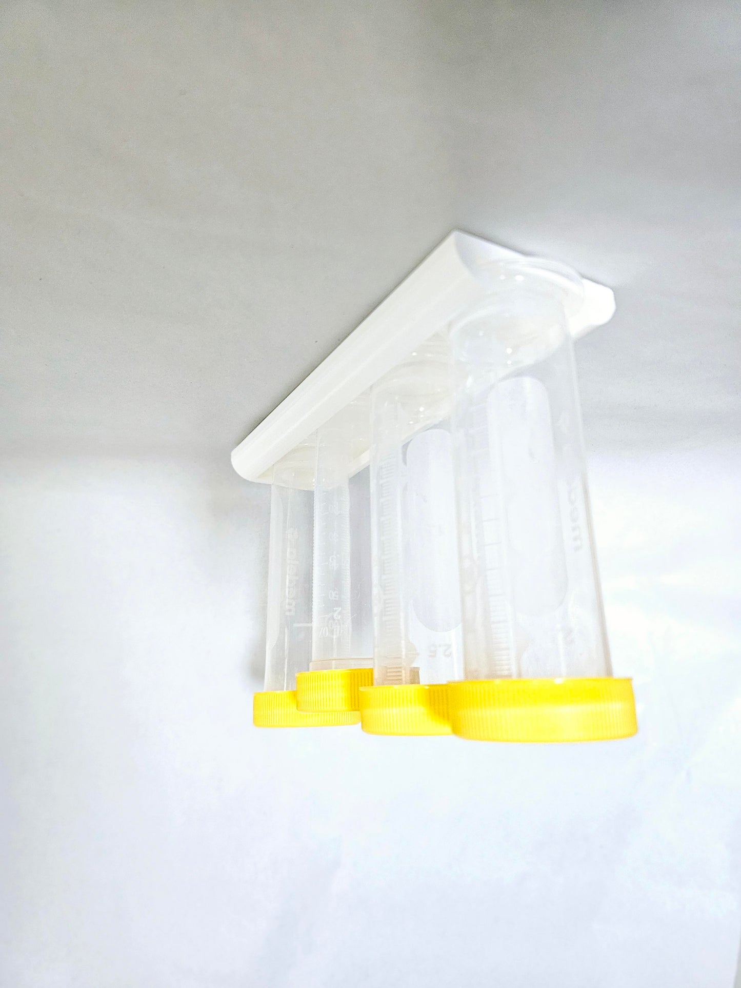 Medela Bottle and Cap Holder